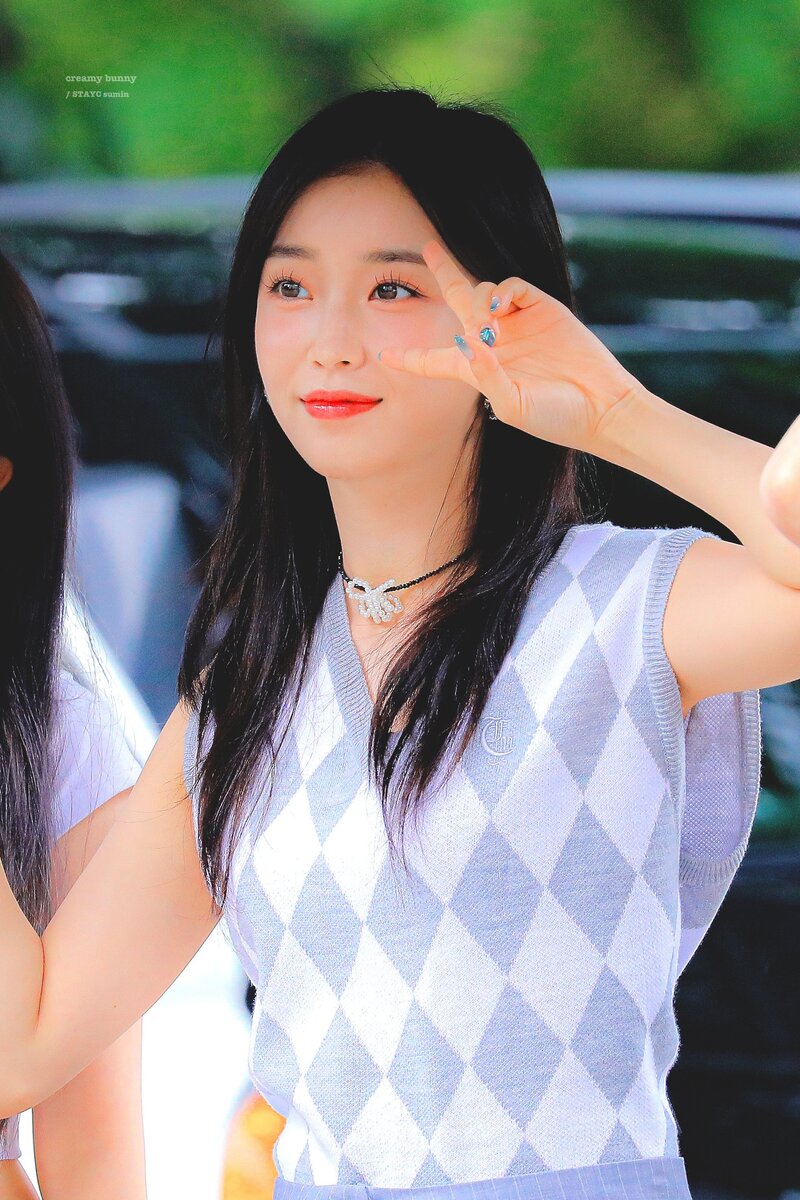 220805 STAYC Sumin - Music Bank Commute documents 4
