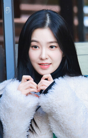 231117 Red Velvet Irene - Music Bank Commute