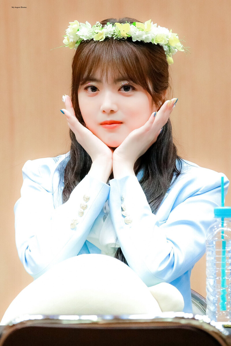 190519 Weki Meki Suyeon at 'LOCK END LOL' DongdaemunFansign documents 1