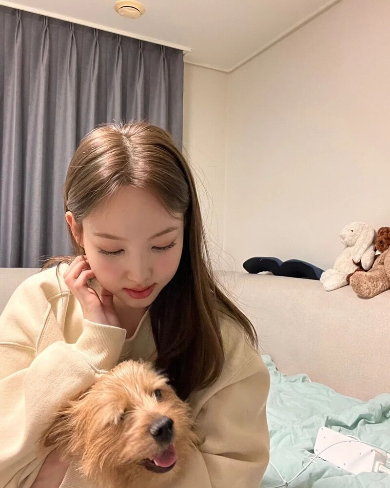 220210 TWICE Instagram Update - Nayeon documents 9