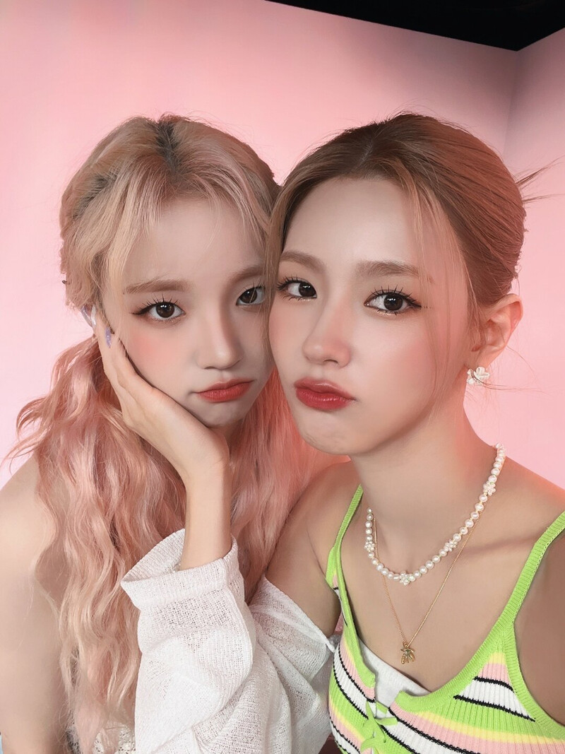 220628 (G)I-DLE Twitter Update - Miyeon & Yuqi documents 3