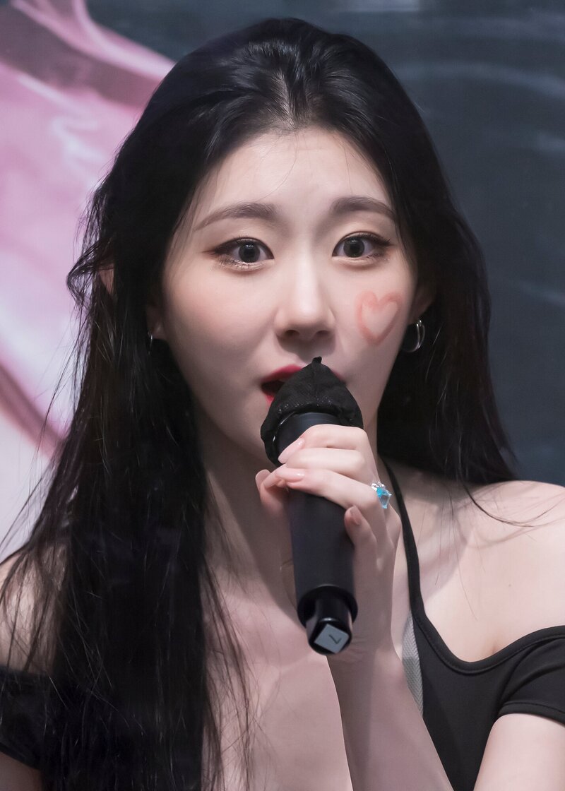 220722 ITZY Chaeryeong - Fansign documents 4