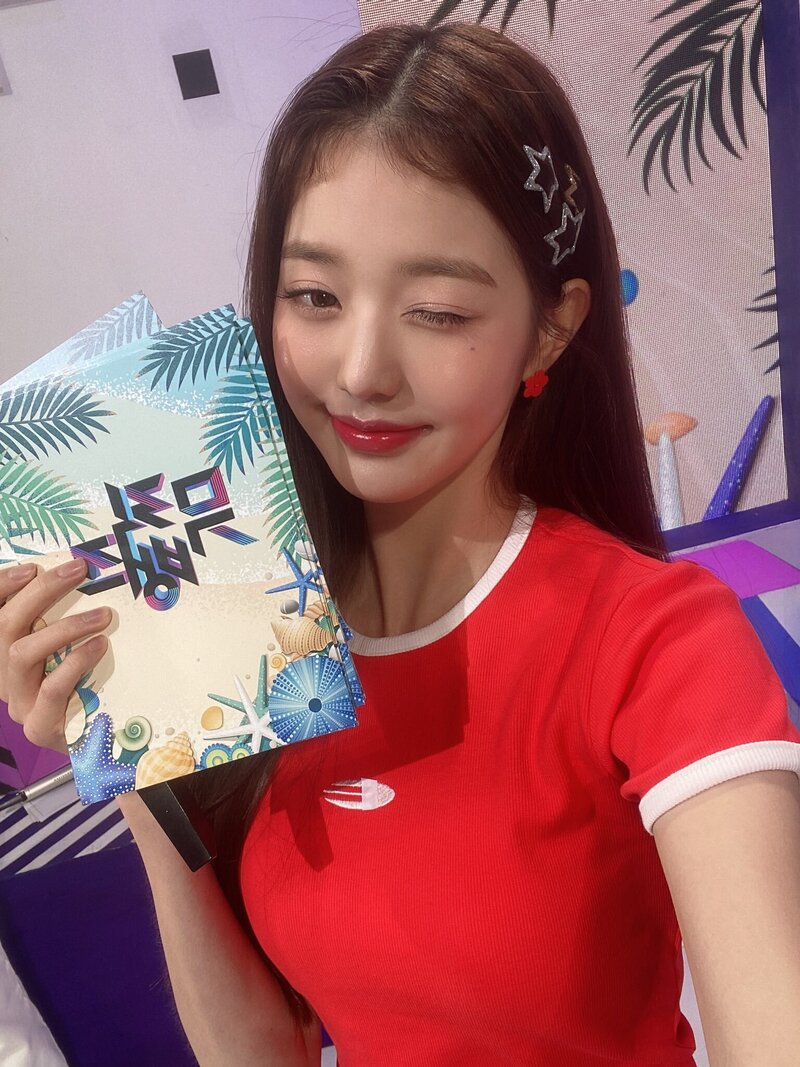 220812 IVE Wonyoung SNS Update at Music Bank documents 2