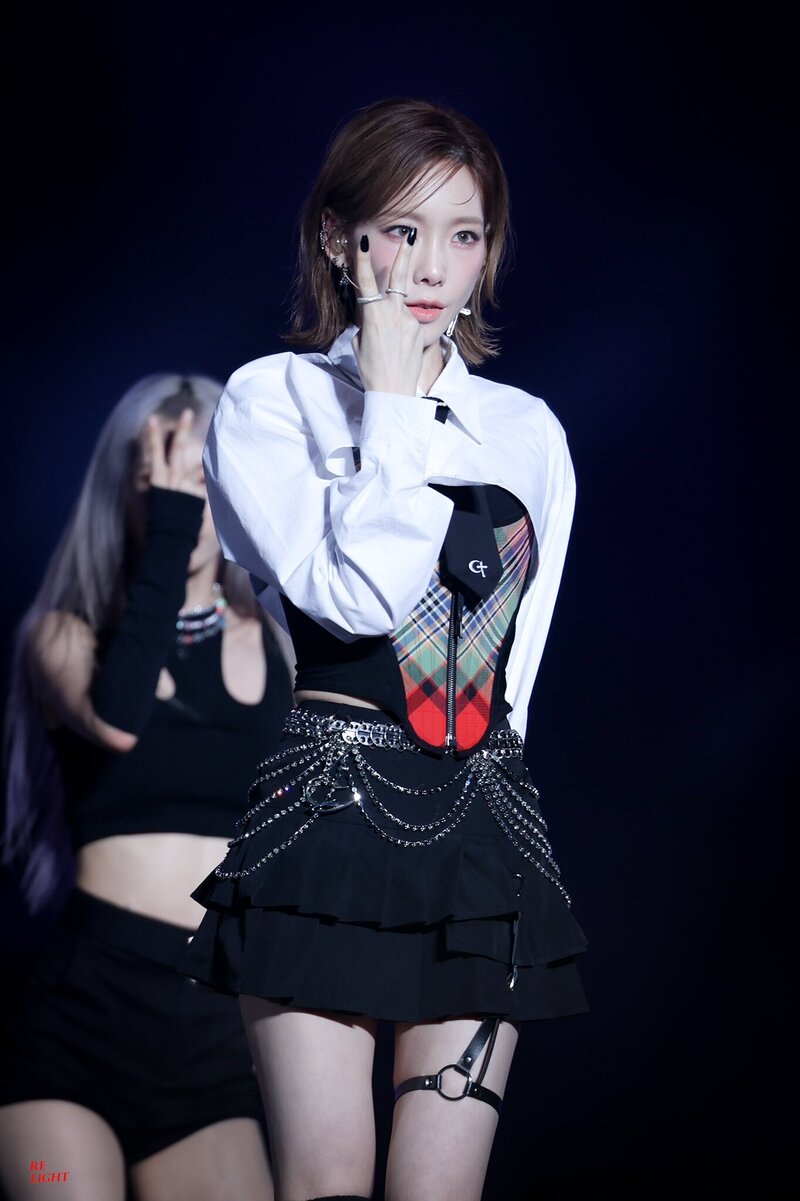 220820 Taeyeon at SMTOWN LIVE 2022: SMCU EXPRESS documents 7