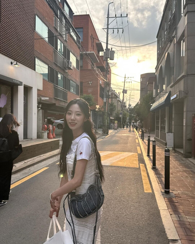 230531 WJSN Yeoreum Instagram Update documents 1