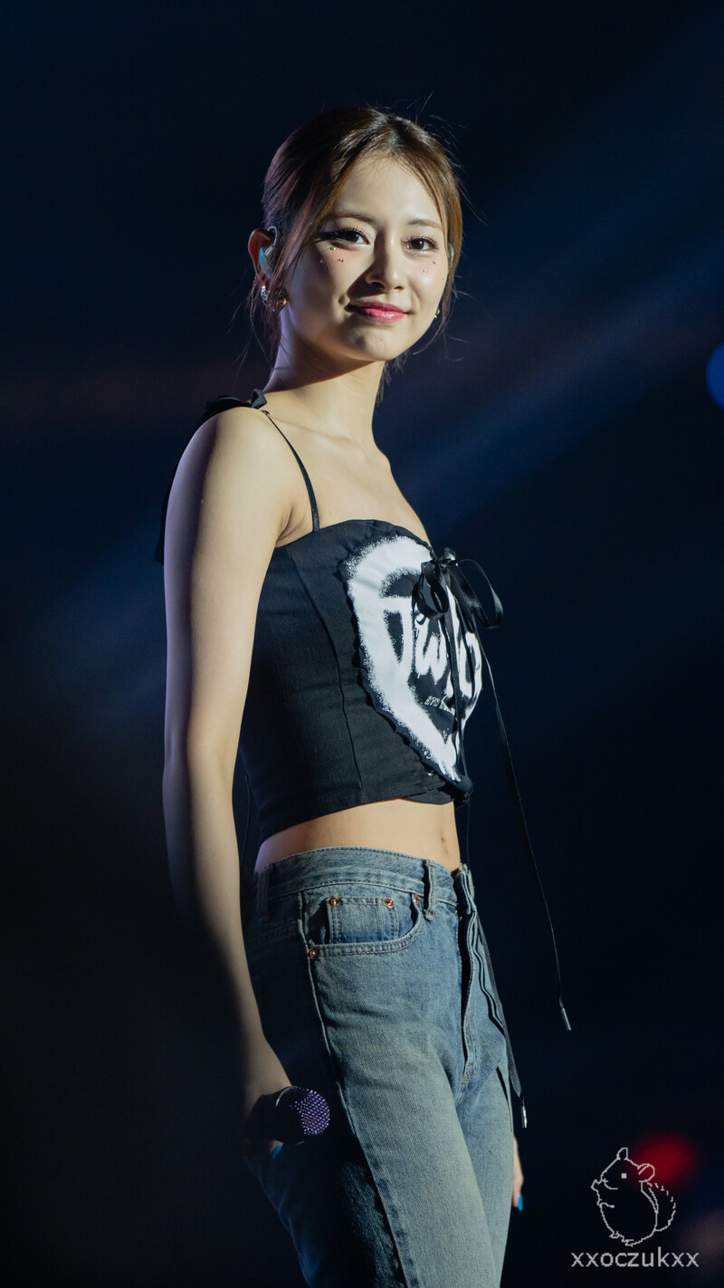 230706 TWICE Tzuyu - ‘READY TO BE’ World Tour in New York documents 5