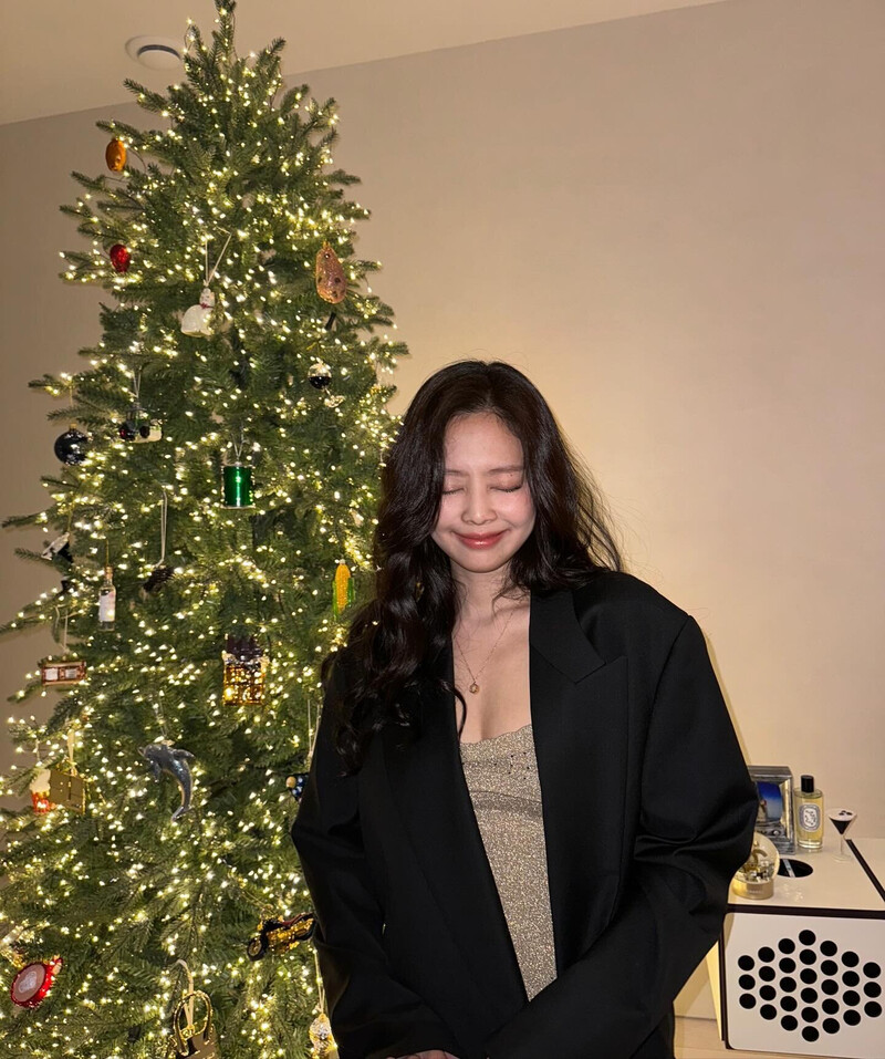 231231 JENNIE INSTAGRAM UPDATE documents 7