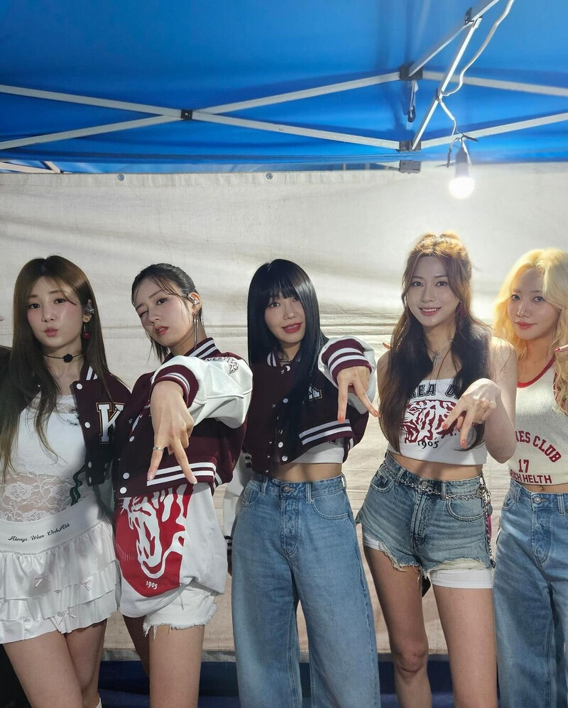 240521 APINK Eunji, Chorong, Namjoo, Bomi, Hayoung Instagram update - at Korea University KUTOPIA festival documents 4