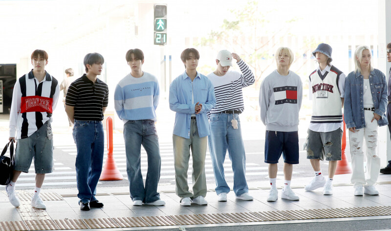 240731 StrayKids at Incheon International Airport documents 1