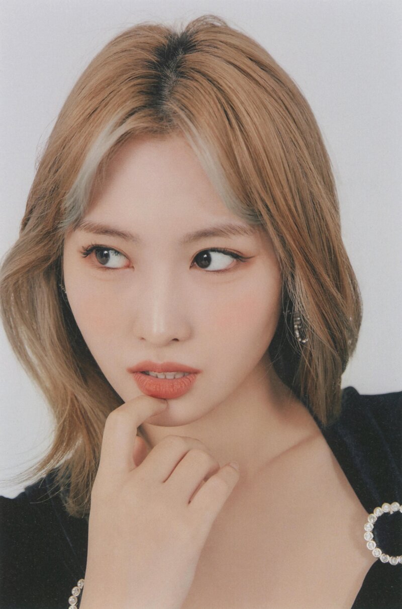 TWICE 4th World Tour Ⅲ 2nd Official Merchandise (Scans) documents 18
