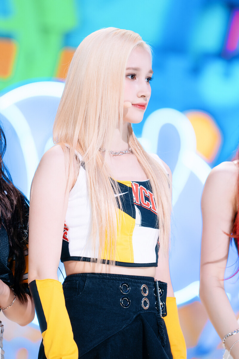 220703 Kep1er Bahiyyih 'Up!' at Inkigayo documents 11