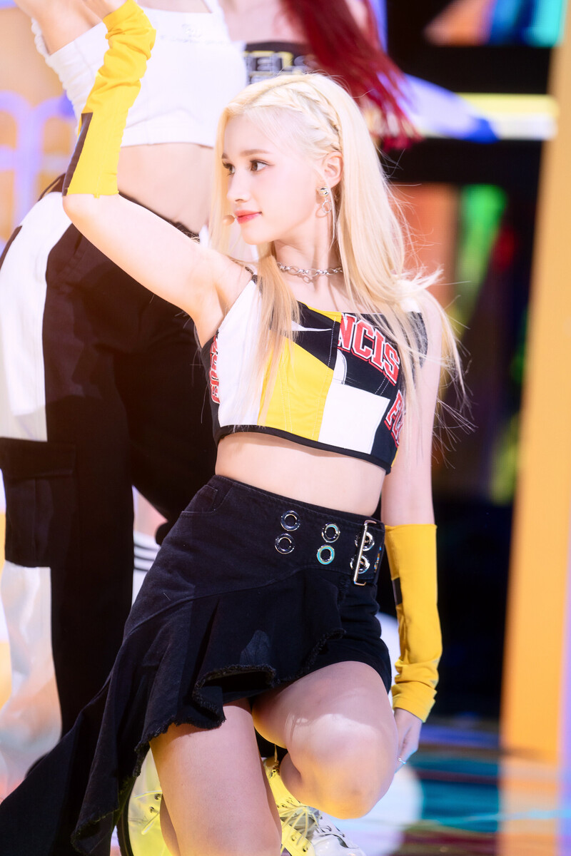 220703 Kep1er Bahiyyih 'Up!' at Inkigayo documents 27