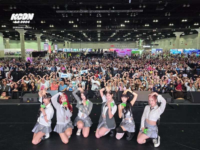 241001 - KCON USA Twitter Update with STAYC | KCON LA 2024 RECAP: GROUP PHOTO documents 2