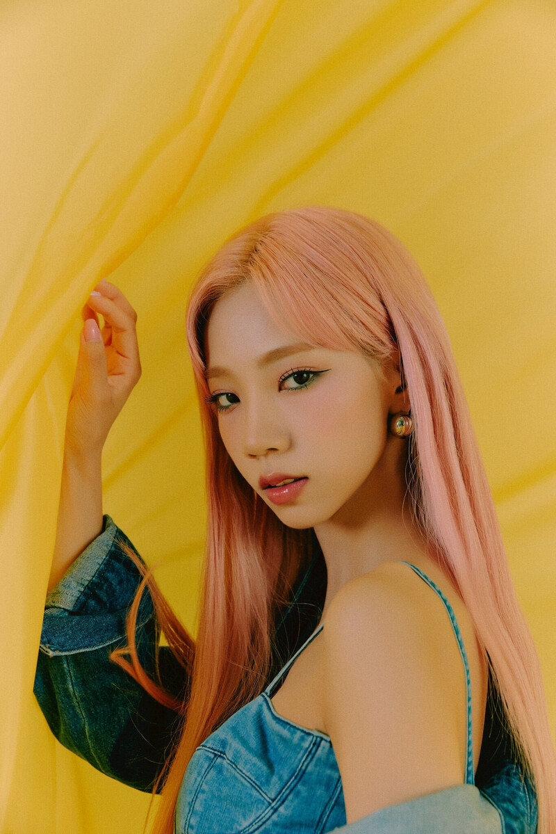 WJSN Yeoreum for Universe 'Feel the Breeze' Photoshoot 2022 | kpopping