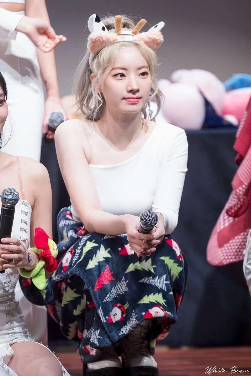 Dahyun_Fan-1177982914673266689-EFkJNbvVAAYW3e5.jpg