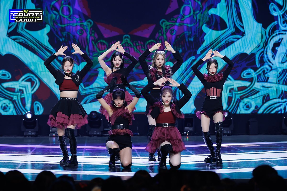 230302 PURPLE KISS - 'Sweet Juice' at MCOUNTDOWN | kpopping