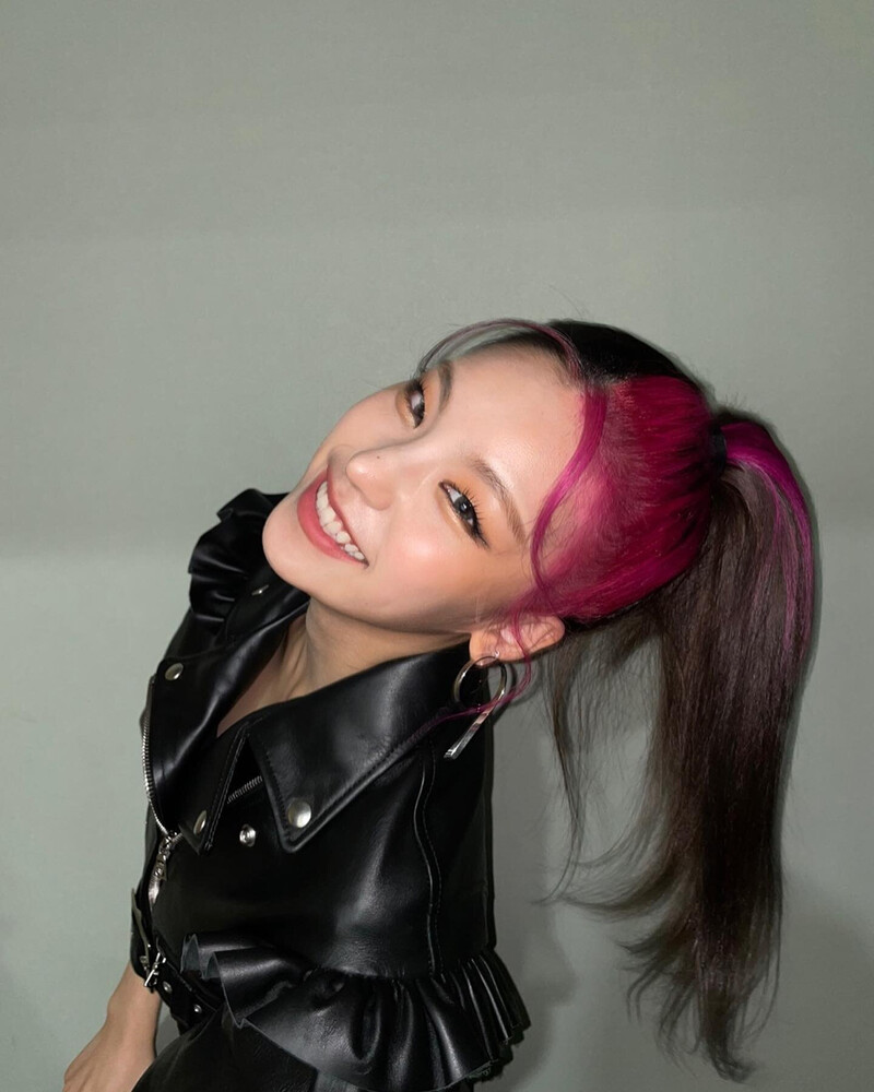 211009 ITZY Instagram Update - Yeji documents 1