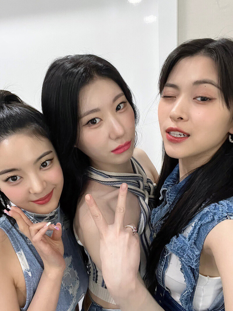 220715 ITZY Twitter Update documents 3