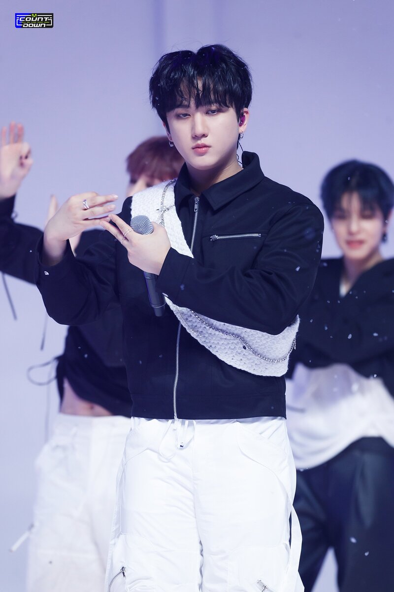231116 Stray Kids Changbin - 'ROCK-STAR' at M Countdown documents 8