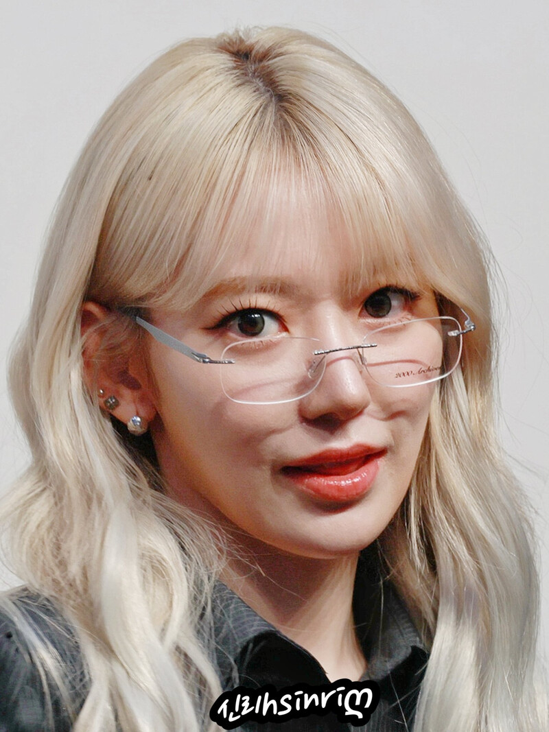 240315 LE SSERAFIM Sakura - Weverse Fansign Event documents 9