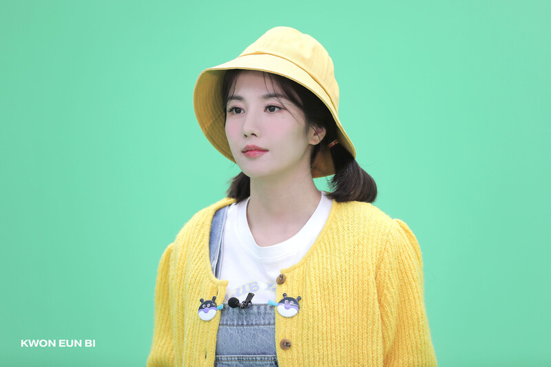 220623 Woollim Naver - Kwon Eunbi - 'Secret Doors' Behind documents 21