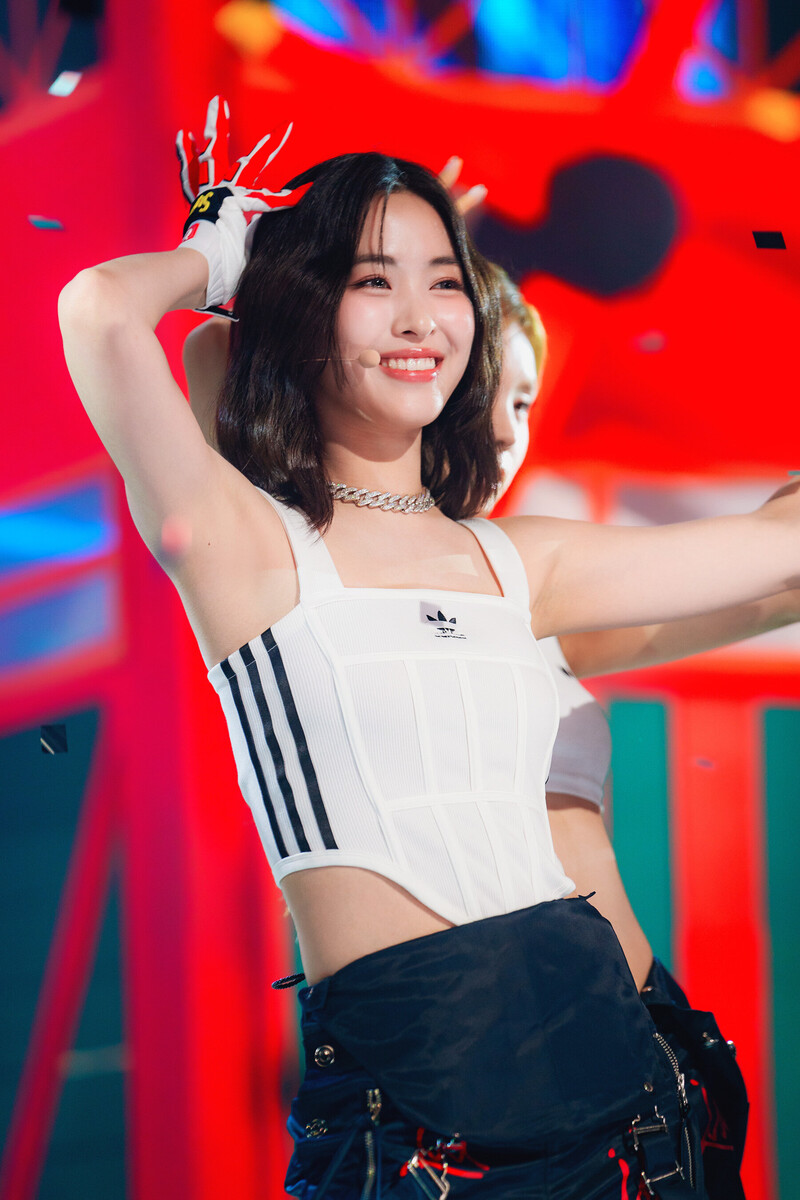 230806 ITZY Ryujin - ‘CAKE’ at Inkigayo documents 7