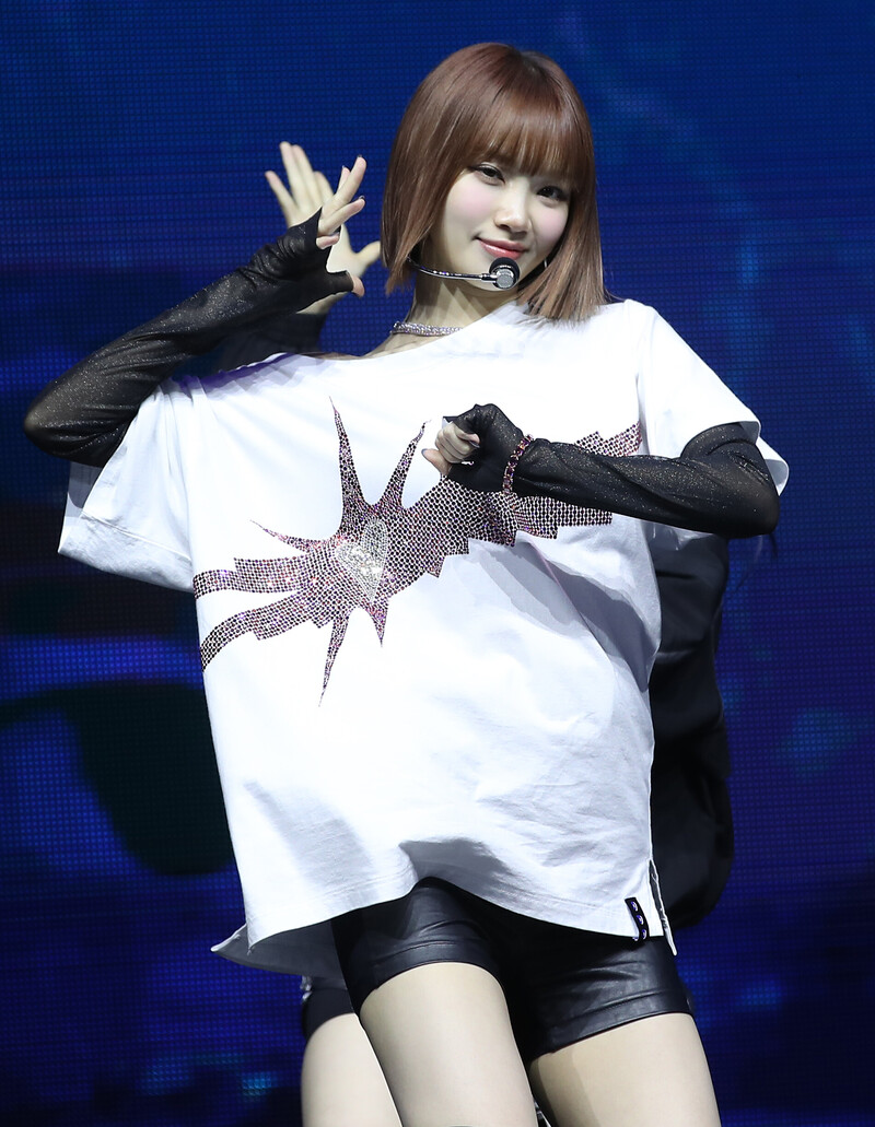 240829 LE SSERAFIM Chaewon - 'CRAZY' Comeback Showcase documents 5