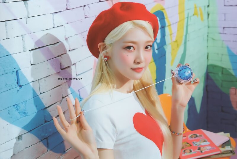 EVERGLOW 'FOREVER' 1st Fanclub Kit Scans documents 2