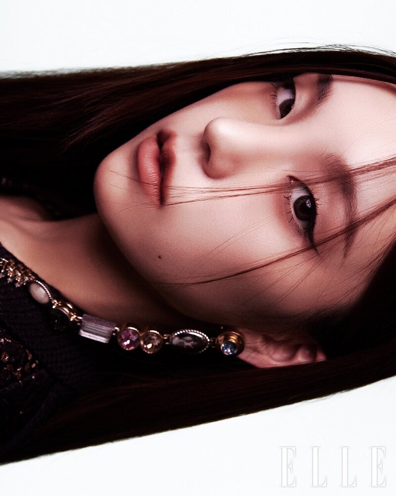ITZY YEJI for ELLE Korea x LOUIS VUITTON May Issue 2023 documents 8