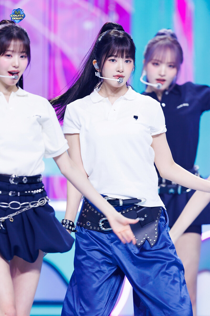 240502 IVE Yujin - 'HEYA' at M Countdown documents 3