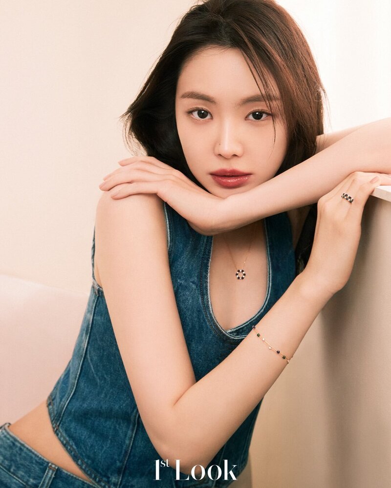 SON NAEUN for 1st LOOK Magazine x GOLDENDEW Jewellery Vol. 260 Issue 2023 documents 6