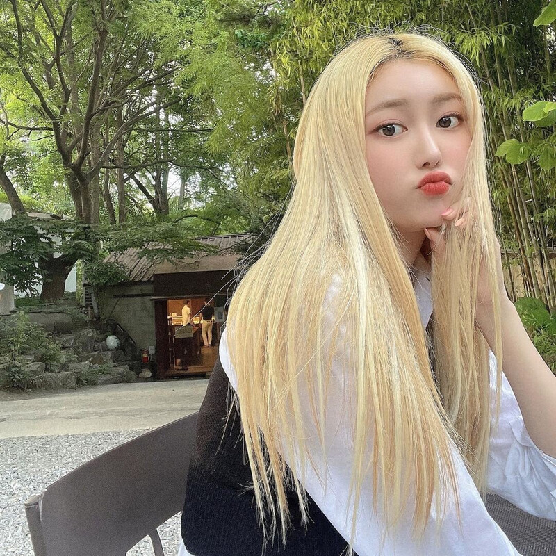 210710 Jane Instagram Update (MOMOLAND) documents 8