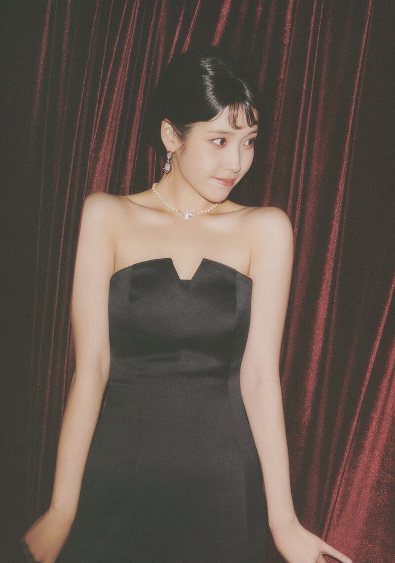 UAENA 6th OFFICIAL FANCLUB KIT PHOTO BOOK [2] documents 28
