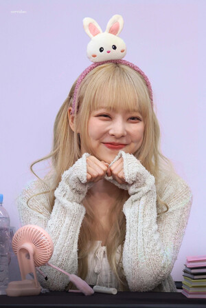 240419 ViVi at Ktown4u Fansign