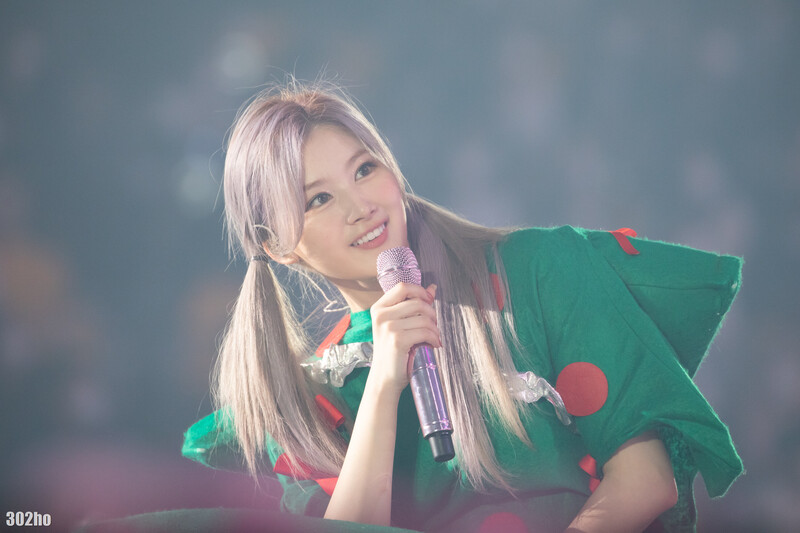 211226 - TWICE 4TH World Tour - Sana documents 14