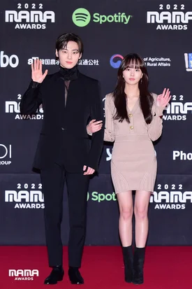 221130 Hwang Minhyun and Kim Soo Hyun at 2022 MAMA AWARDS Red Carpet Day 2