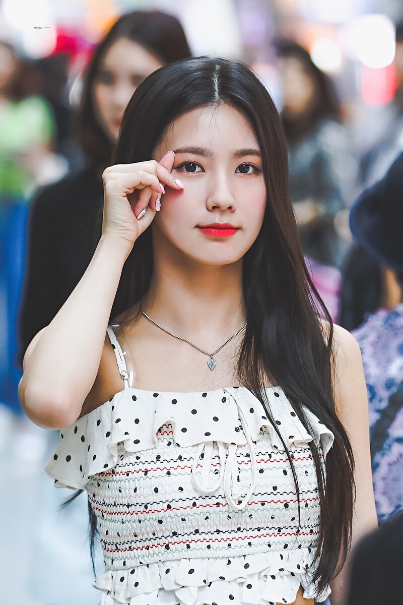 190706 (G)I-DLE Miyeon documents 9