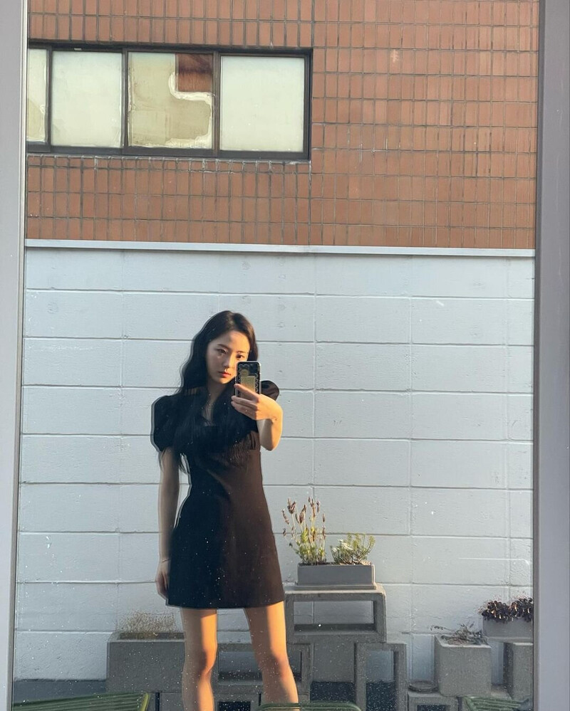 220518 Yeonje Instagram Update (ALICE) documents 3