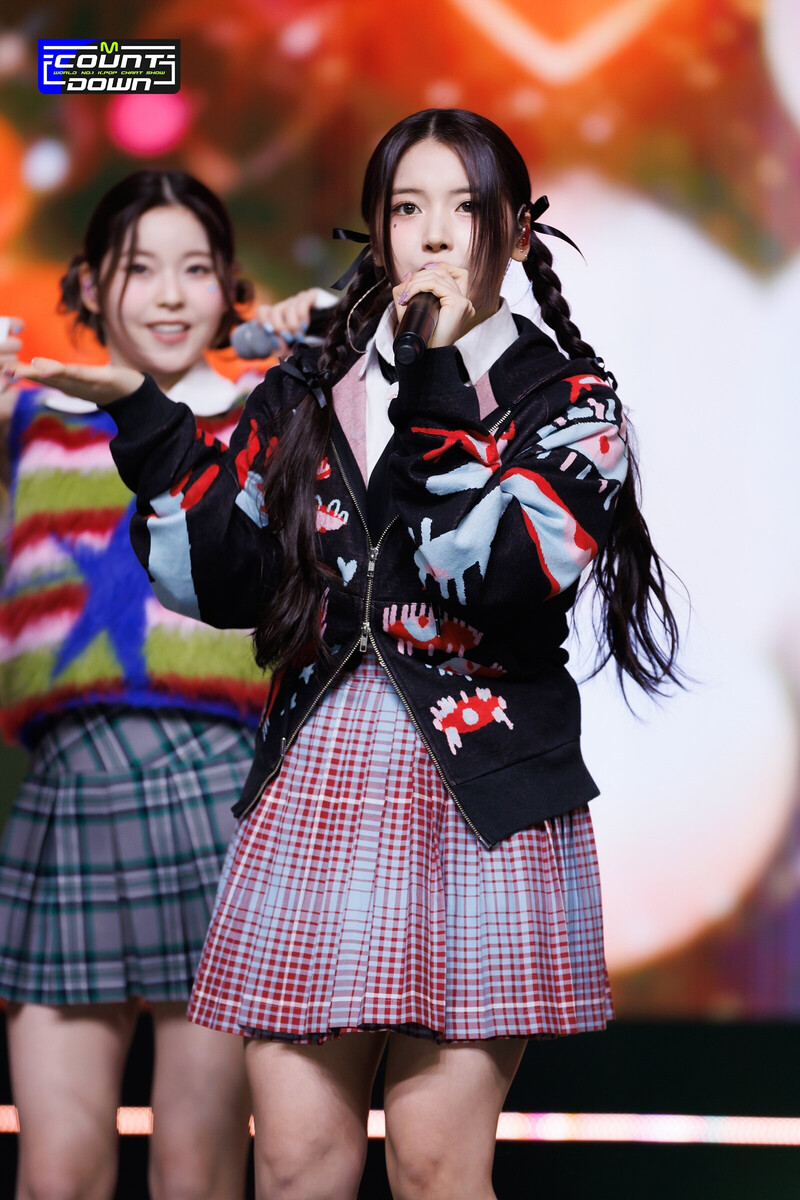 221229 NMIXX Jiwoo 'Funky Glitter Christmas' at M Countdown documents 6