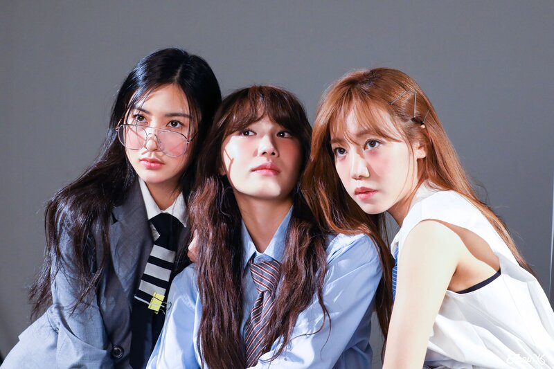 230424 IST Naver post - APINK 'Singles Magazine' April 2023 Issue behind documents 5