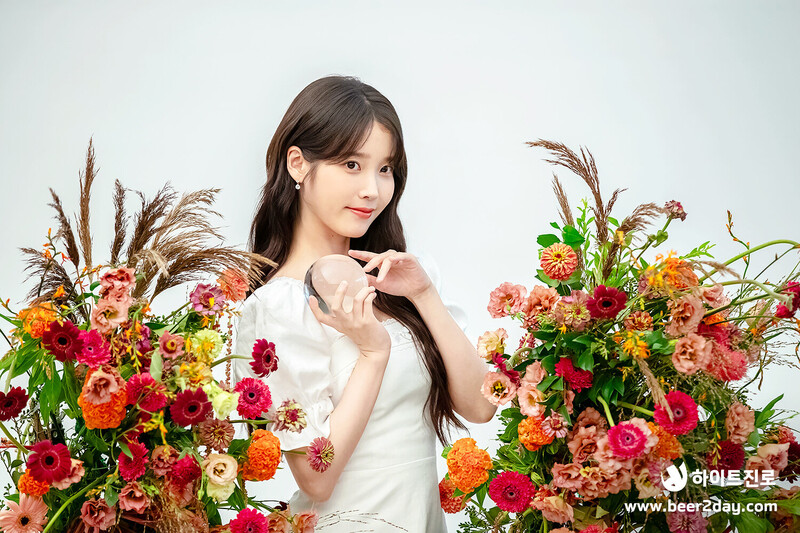 231229 Chamisul - IU - 2023 Poster Photoshoot Behind documents 1