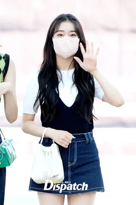 220520 STAYC's Sumin at Incheon International Airport for KCON USA 2022