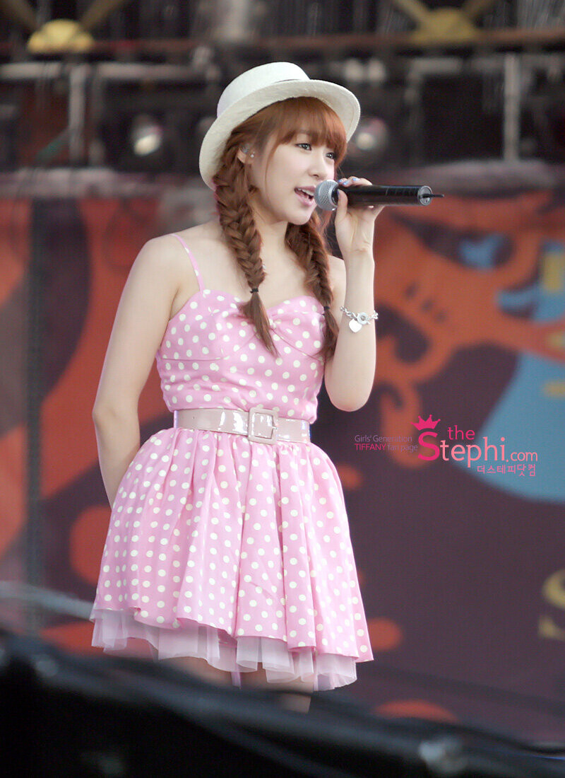 100821 Girls' Generation Tiffany at SMTOWN Live in Seoul documents 4