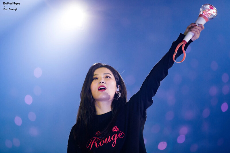 191123-24 La Rouge Day 1 & 2 - Red Velvet Seulgi documents 9