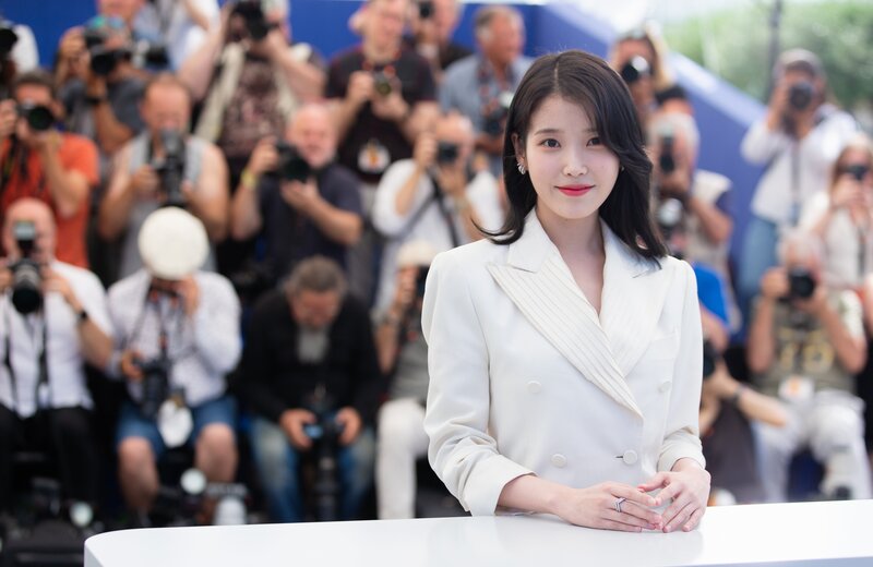 220527 IU- 'THE BROKER' Photocall Event at 75th CANNES Film Festival documents 2