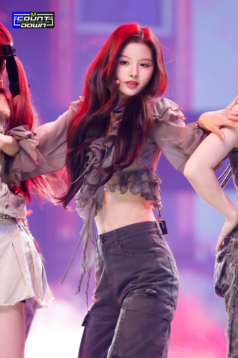 220929 NMIXX Sullyoon - 'DICE' at M COUNTDOWN documents 7
