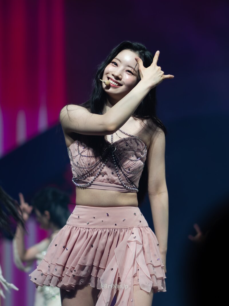 230625 TWICE Dahyun - ‘READY TO BE’ World Tour in Houston Day 2 documents 1