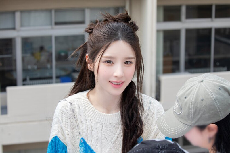 231031 ARTMS's Heejin <K> Behind the Scenes Genie Article documents 5