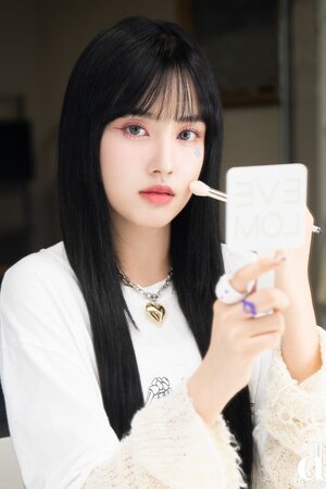 221130 STAYC Yoon Japan Debut 'POPPY' Promotion Photoshoot by Dispatch