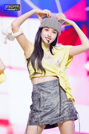 230302 STAYC Yoon 'Teddy Bear' at M Countdown